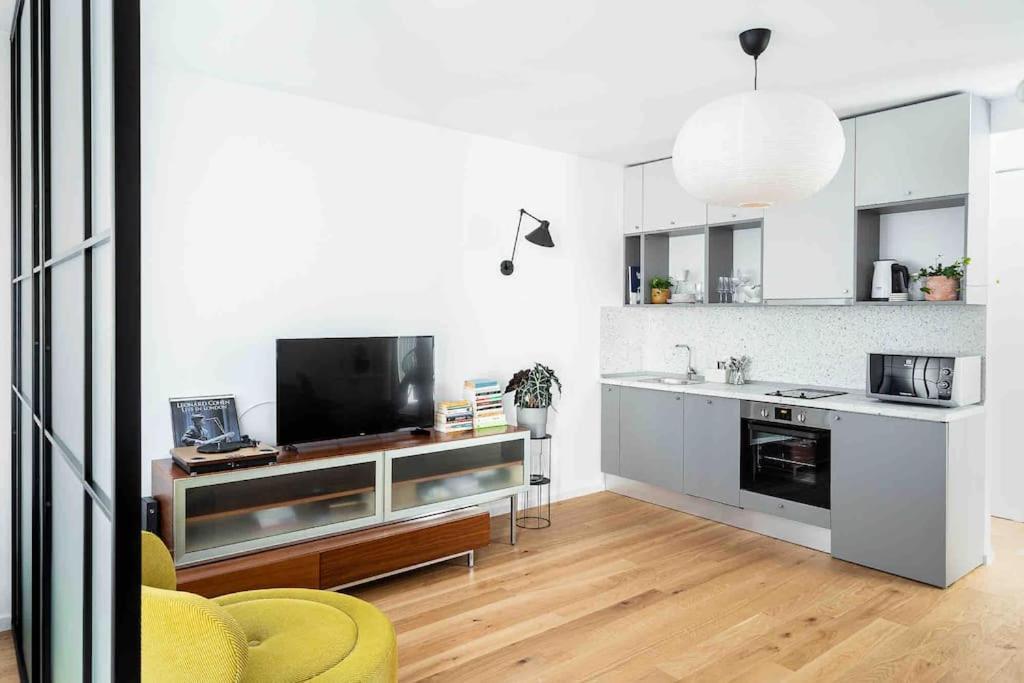 Nook 7 Victoriei New Building With Parking And Security Apartament Bucureşti