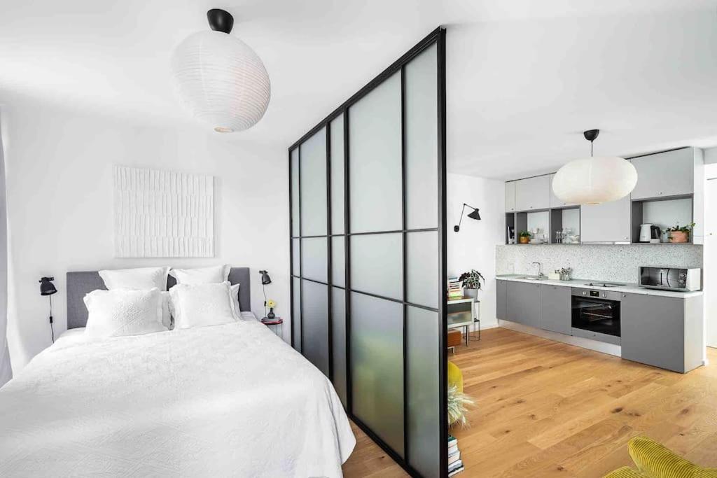 Nook 7 Victoriei New Building With Parking And Security Bucureşti