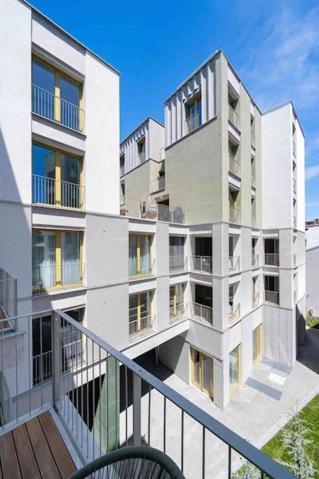 Nook 7 Victoriei New Building With Parking And Security Apartament Bucureşti
